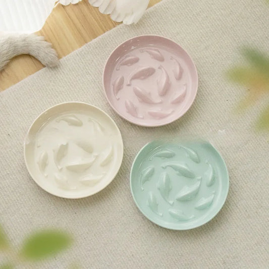 Trois gamelles anti gloutons chat forme poisson blanc, bleu et rose