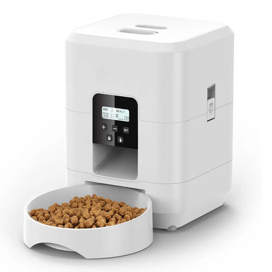 Distributeur Automatique de Croquettes pour Chat Programmable blanc rempli de croquettes